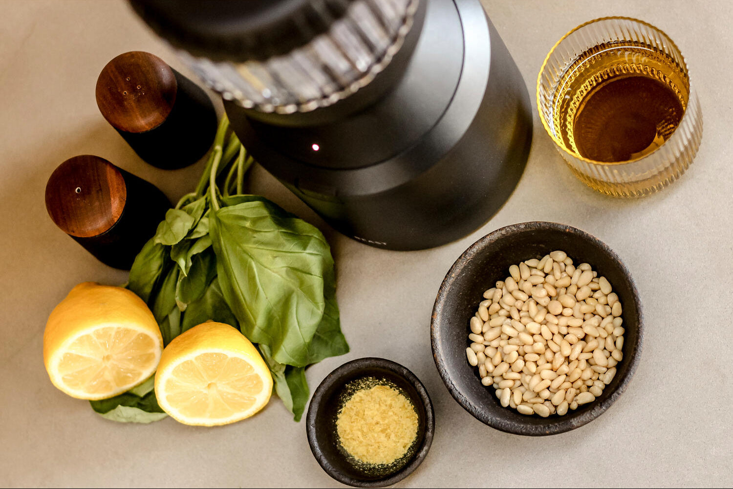 Mega Plus 1200 blender - Carbon Black